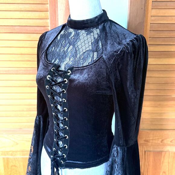 Dark in Love Victorian Vkei Velvet & Lace Belle Sleeve Lace-Up Front Top - Picture 6 of 14